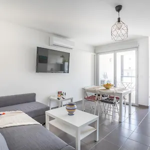  Appartement New Joliette Comfortable Well Located With Private Parking